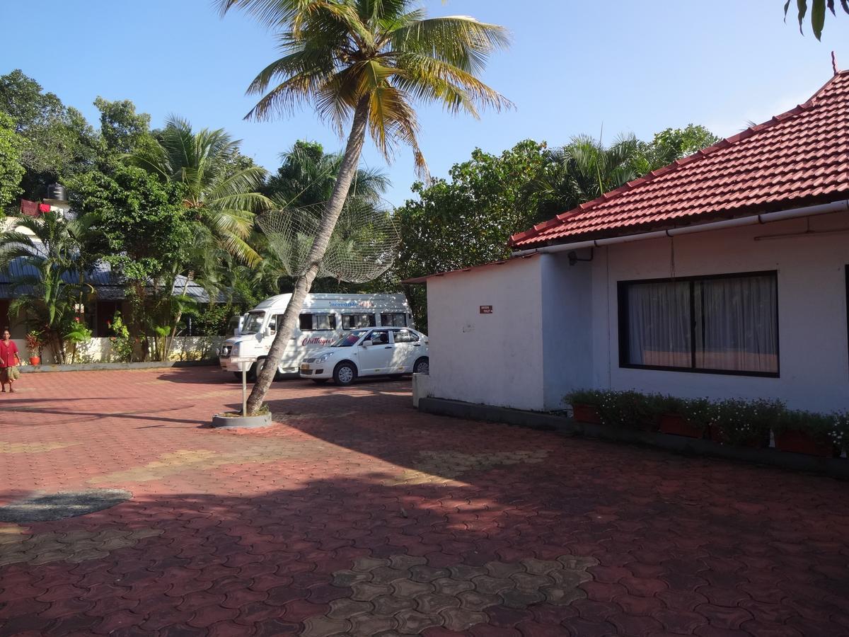 Hotel Royal Riviera à Kumarakom Extérieur photo