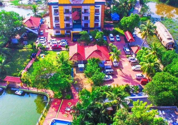 Hotel Royal Riviera à Kumarakom Extérieur photo